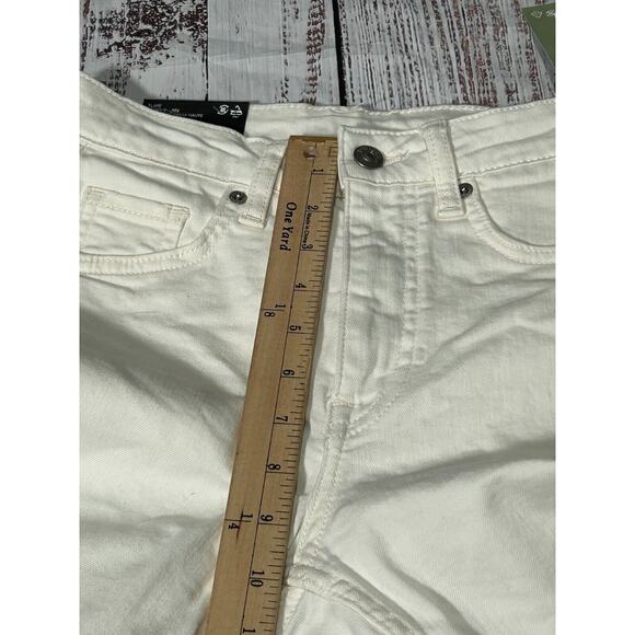 NWT Divided H&M Women's White High Waist Flared Leg and Bootcut Jeans Size 2 - Picture 7 of 8